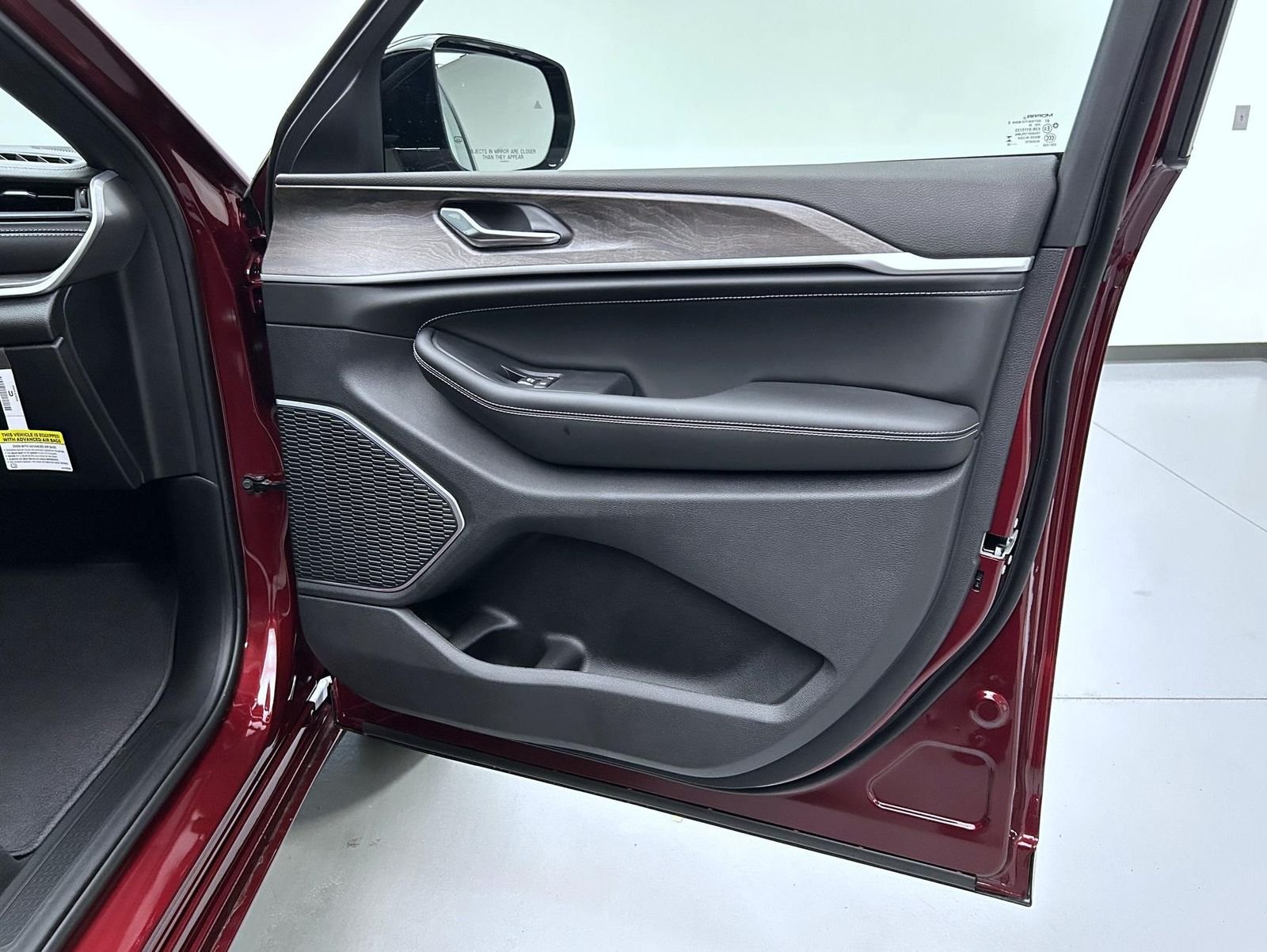 New 2026 Velvet Red Pearlcoat Jeep Limited Reserve image 16