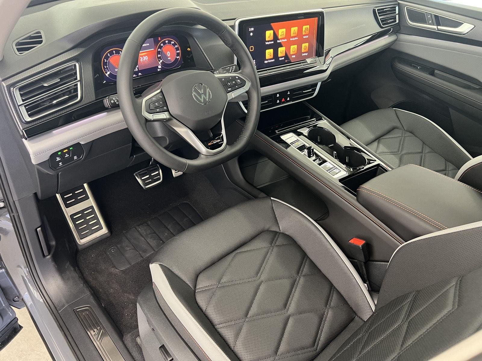 New 2026 Pure Gray Volkswagen 2.0T Peak Edition image 13