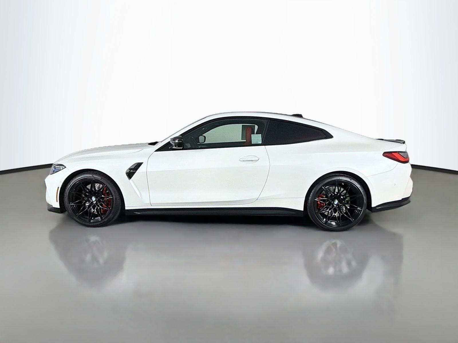 Used 2022 Frozen Brilliant White Met BMW Competition image 4