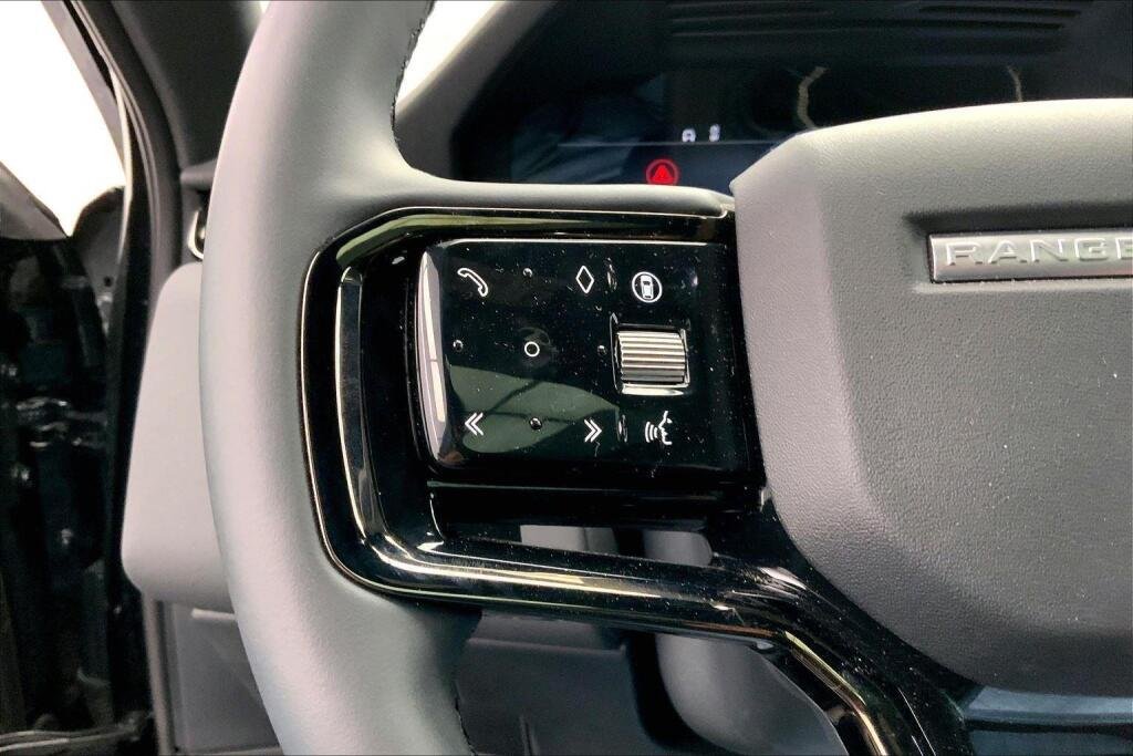 New 2025 Santorini Black Land Rover Core S image 8