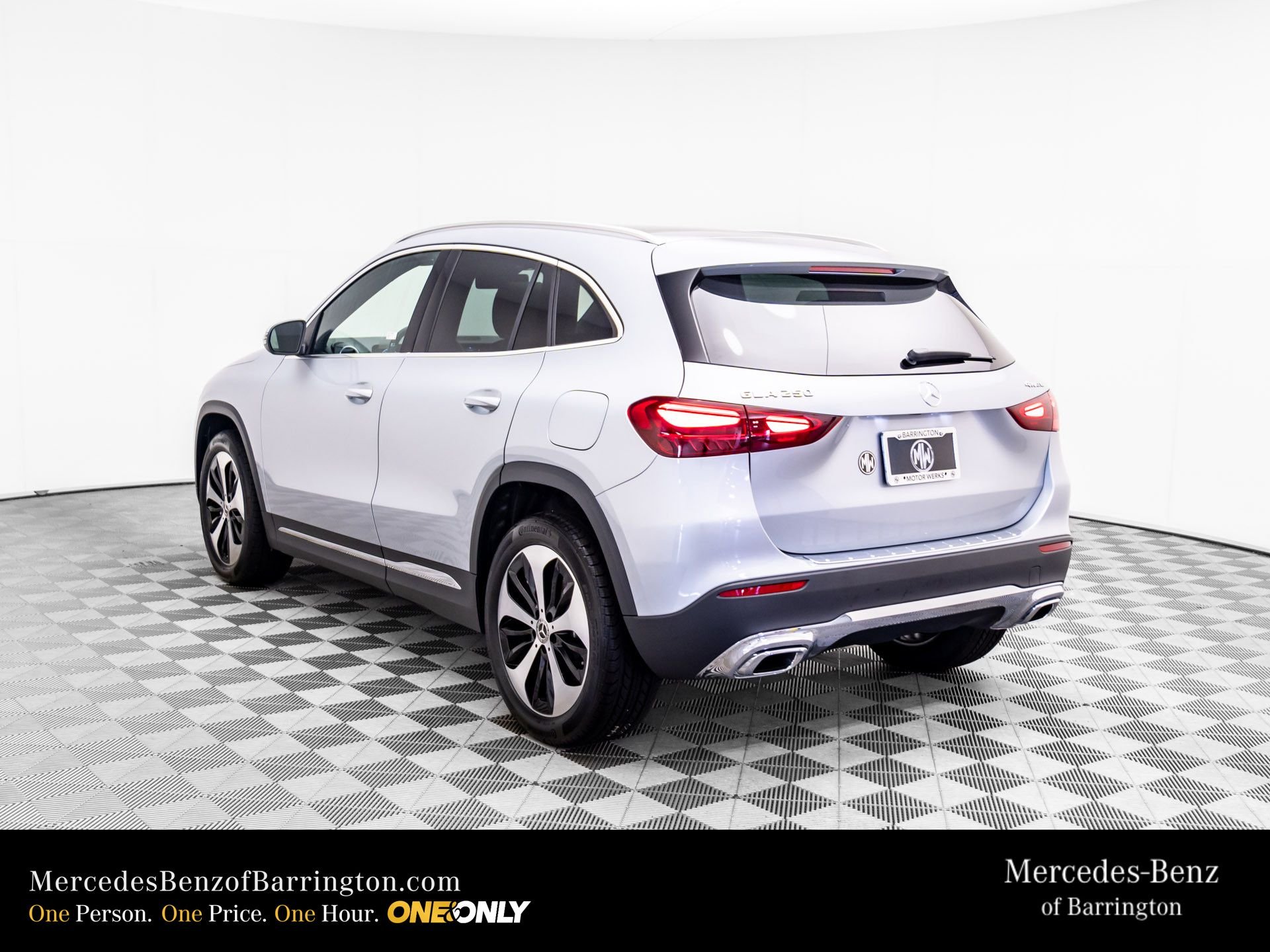 New 2026 Cirrus Silver Metallic Mercedes-Benz GLA 250 image 3