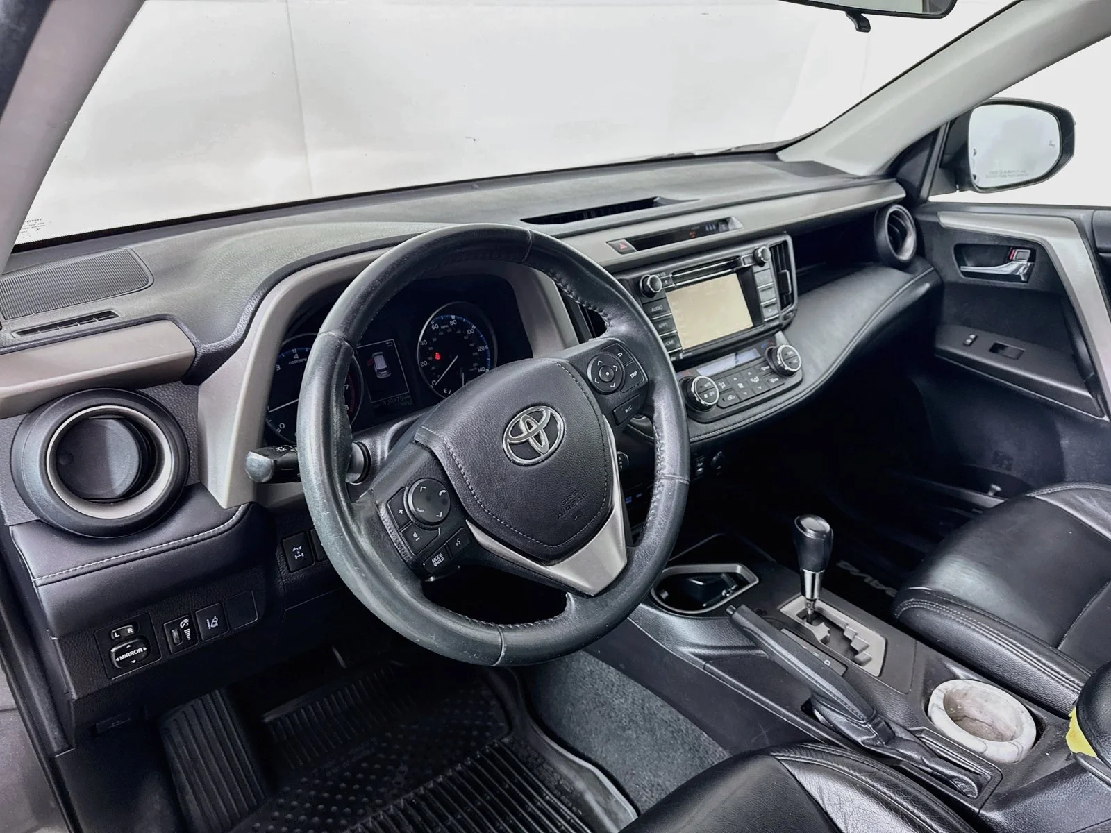 Used 2017 Gray Toyota XLE image 6