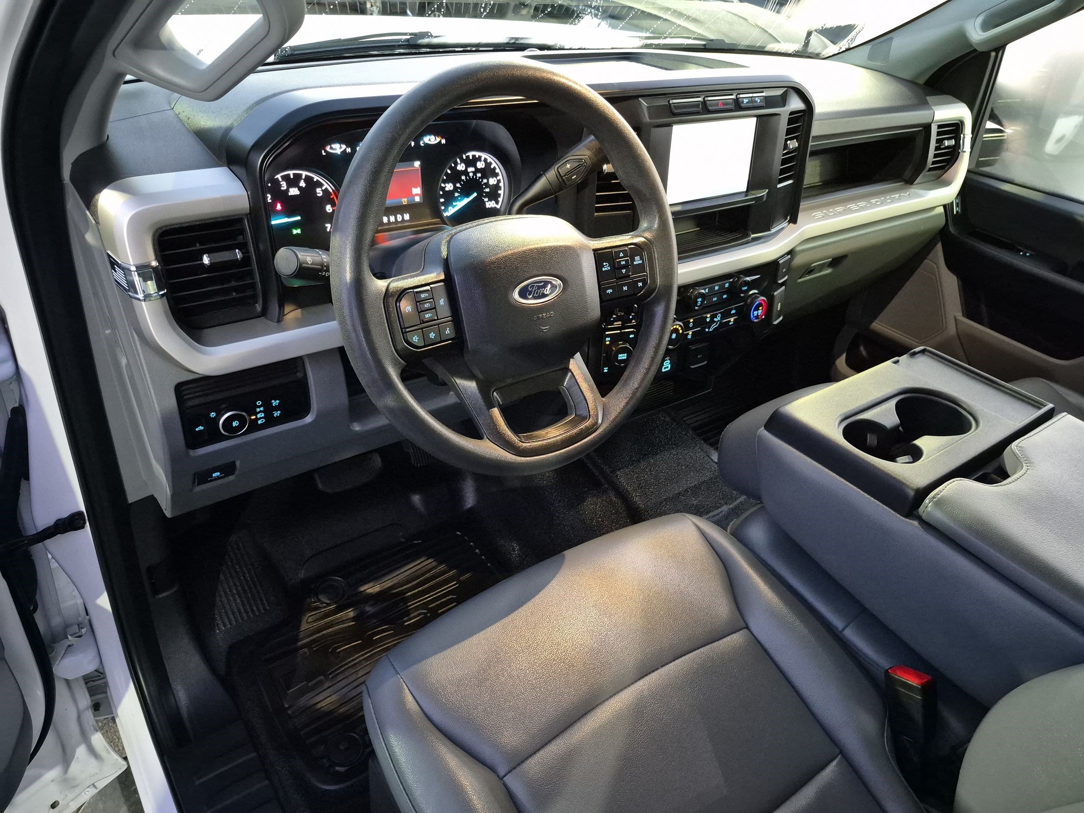 Used 2024 Oxford White Ford XL image 14