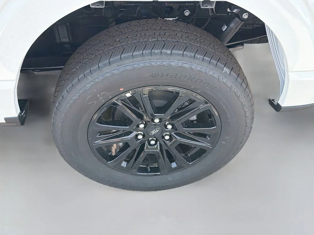 New 2026 Star White Metallic Tri-Coat Ford Platinum® image 5
