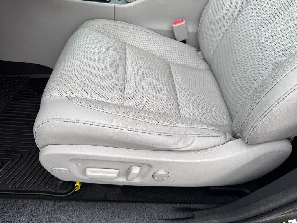 Used 2015 Gray Toyota Limited image 16