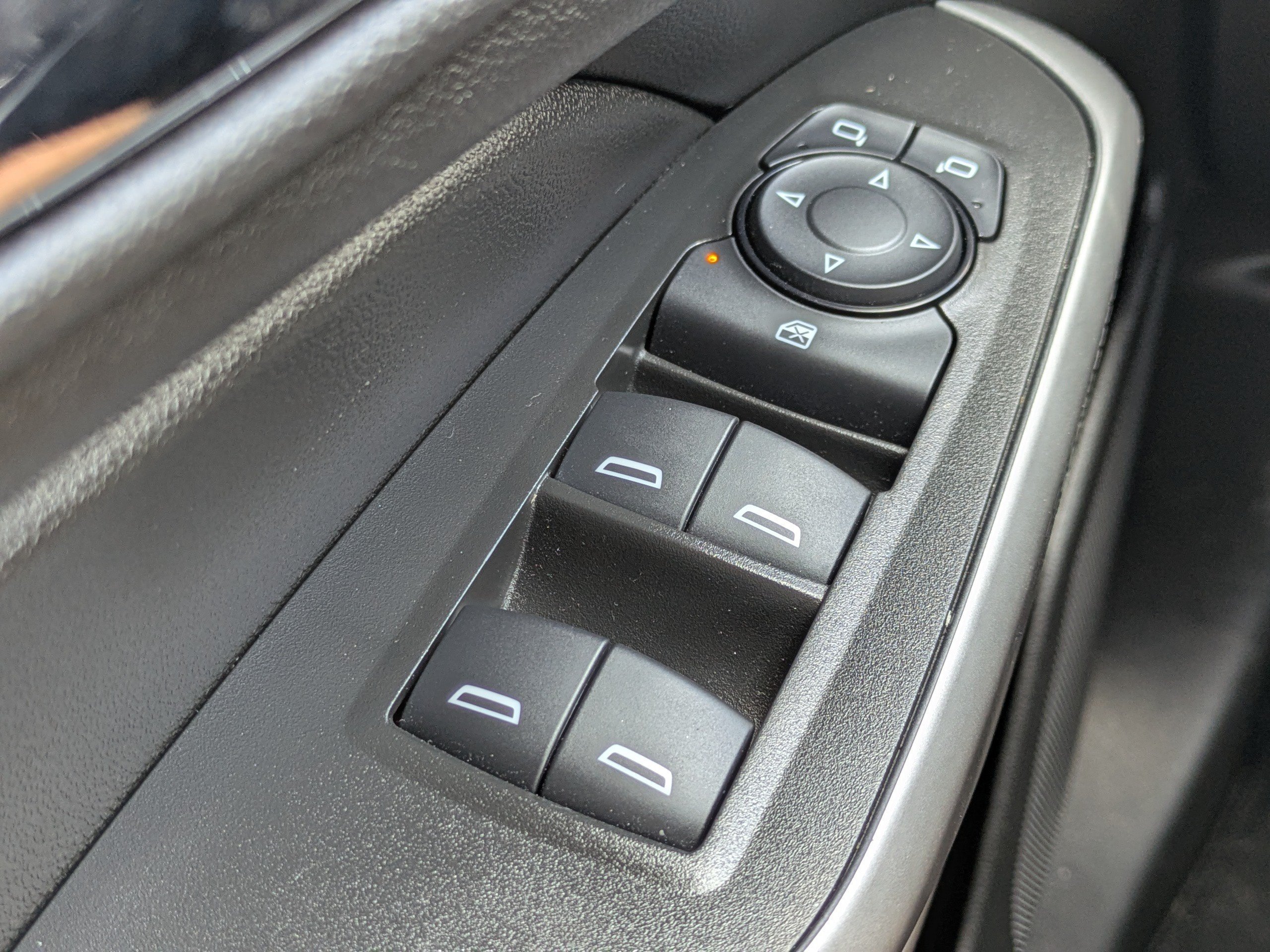 Used 2024 Summit White Chevrolet 1RS image 19