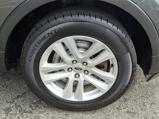 Used 2019 Gray Ford XLT image 9