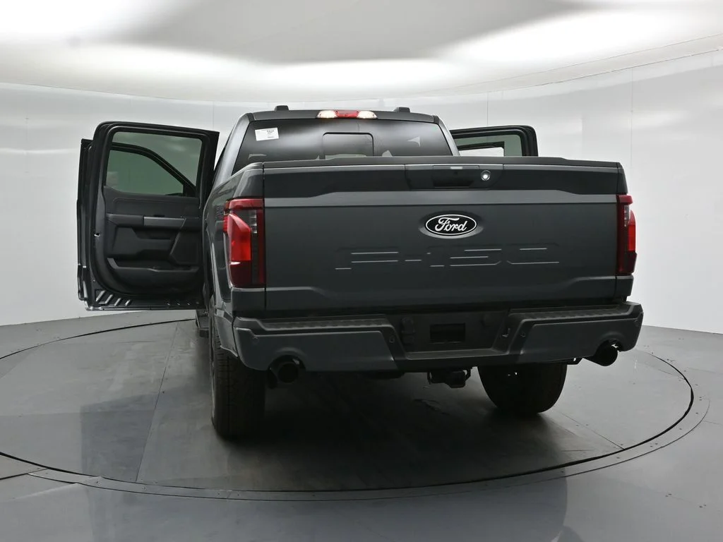 New 2026 Carbonized Gray Metallic Ford XLT image 31
