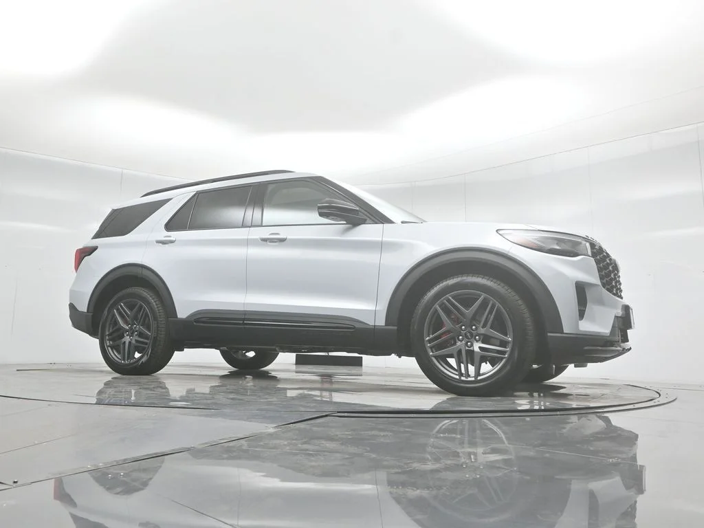 New 2026 Space White Metallic Ford ST image 45