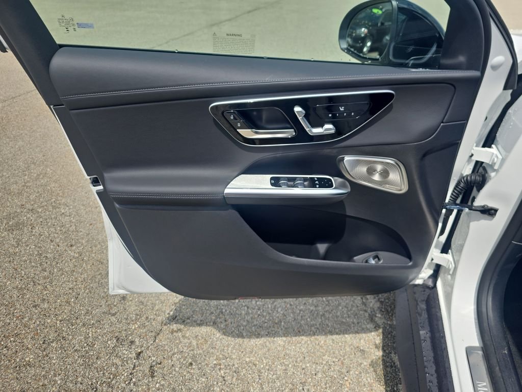 New 2026 Polar White Mercedes-Benz GLC 300 image 10