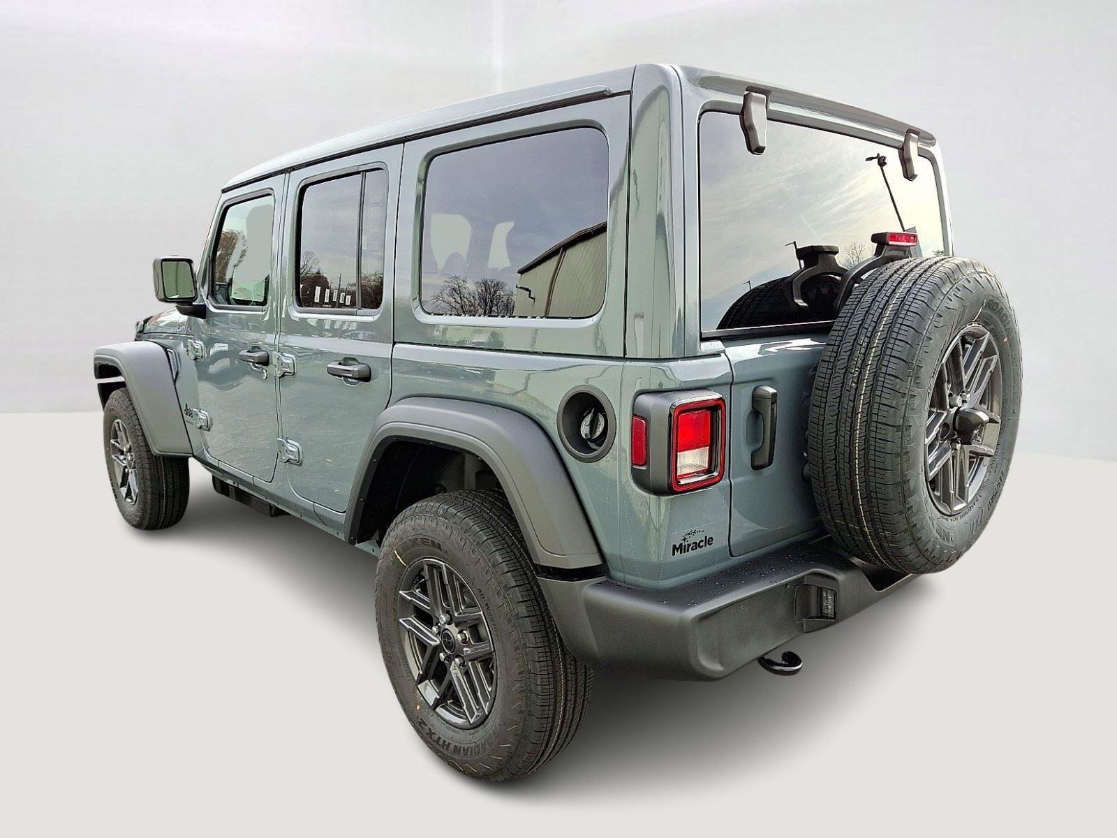 New 2026 Anvil Clear-Coat Exterior Paint Jeep Sport S image 3