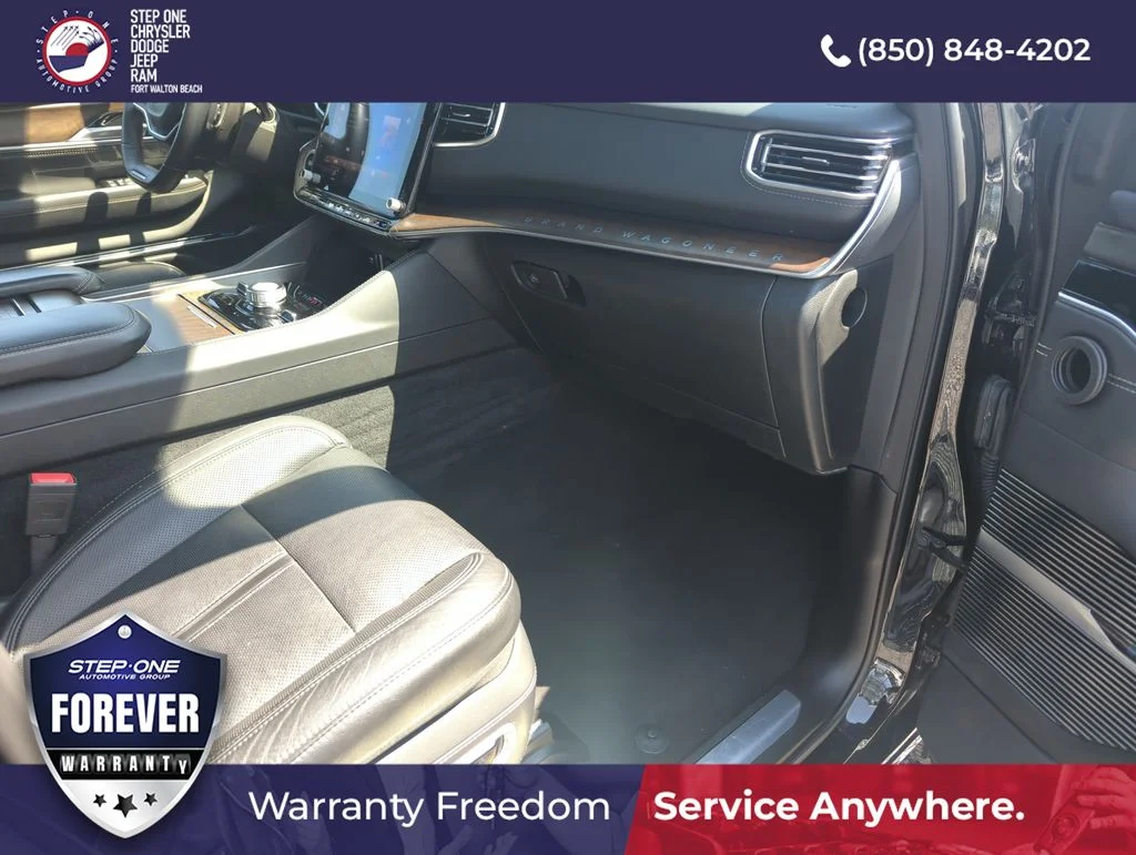Used 2024 Black Jeep Base image 38