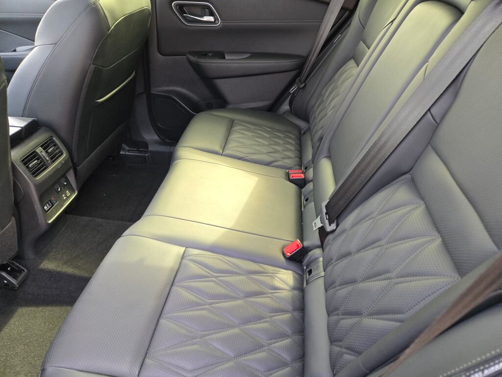 Certified Used 2023 Black Nissan Platinum image 19