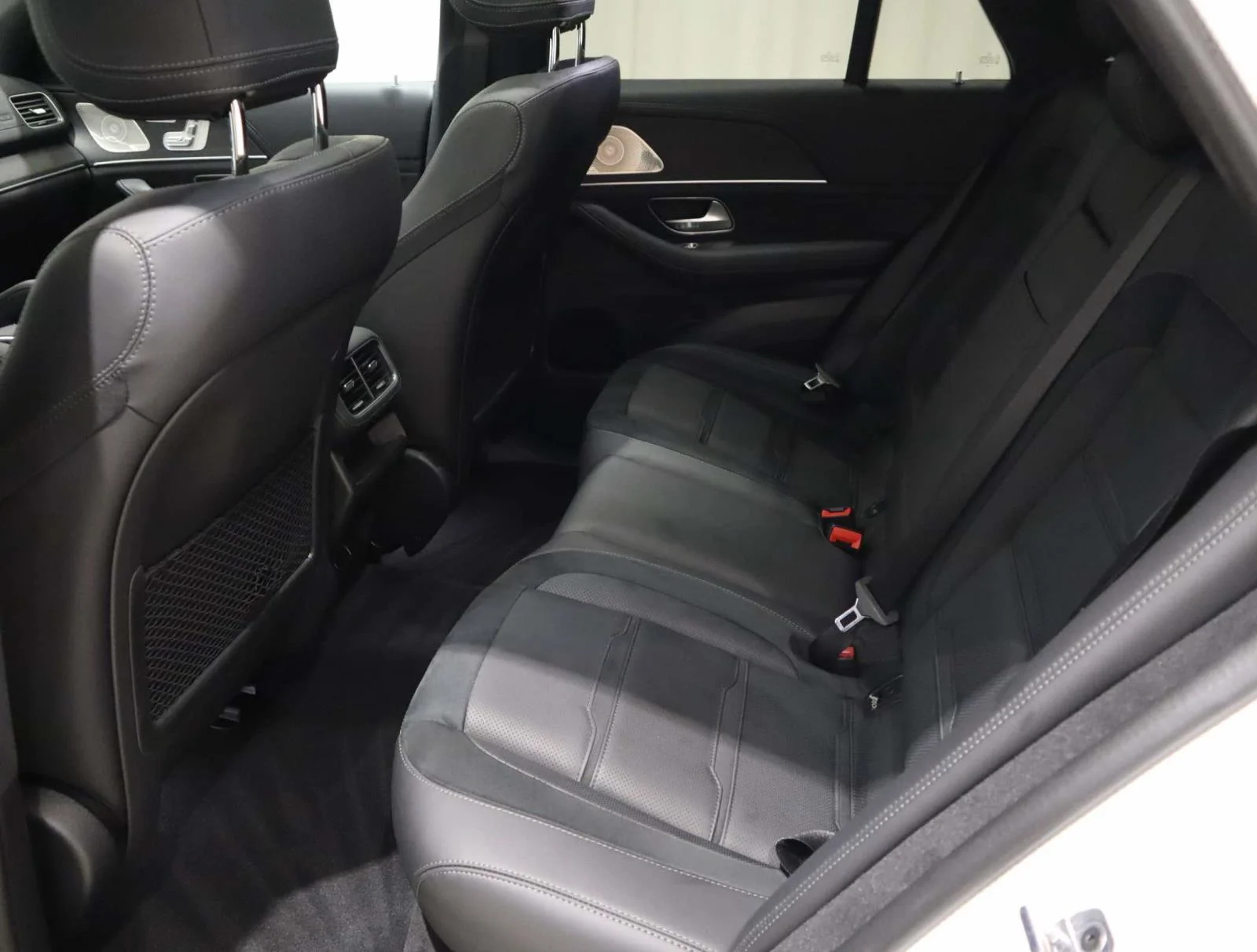 Used 2025 Polar White Mercedes-Benz AMG® GLE 53 4MATIC+ Coupe image 20