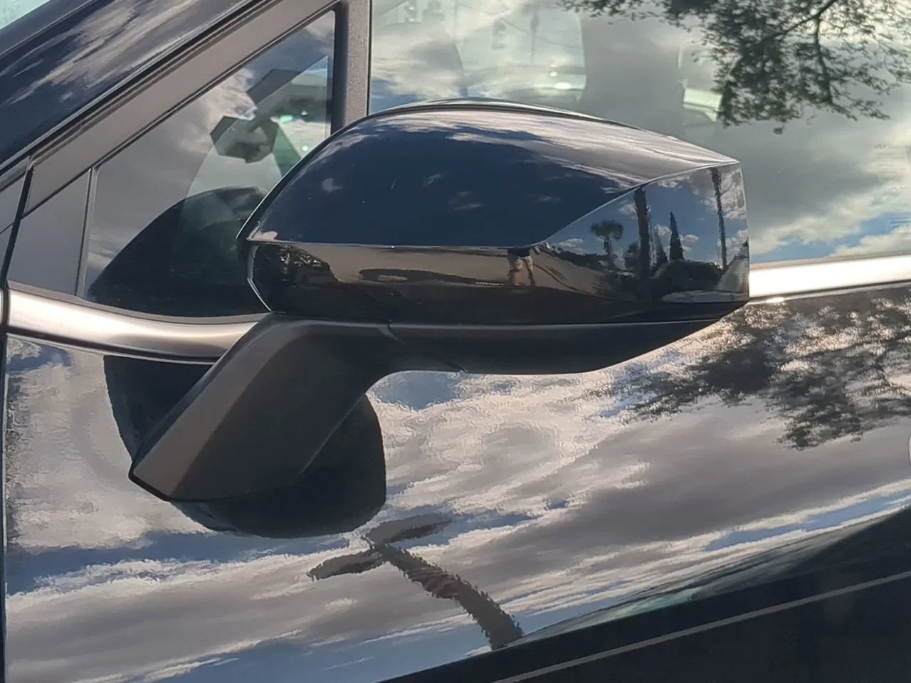 New 2026 Fusion Black Kia LX image 13