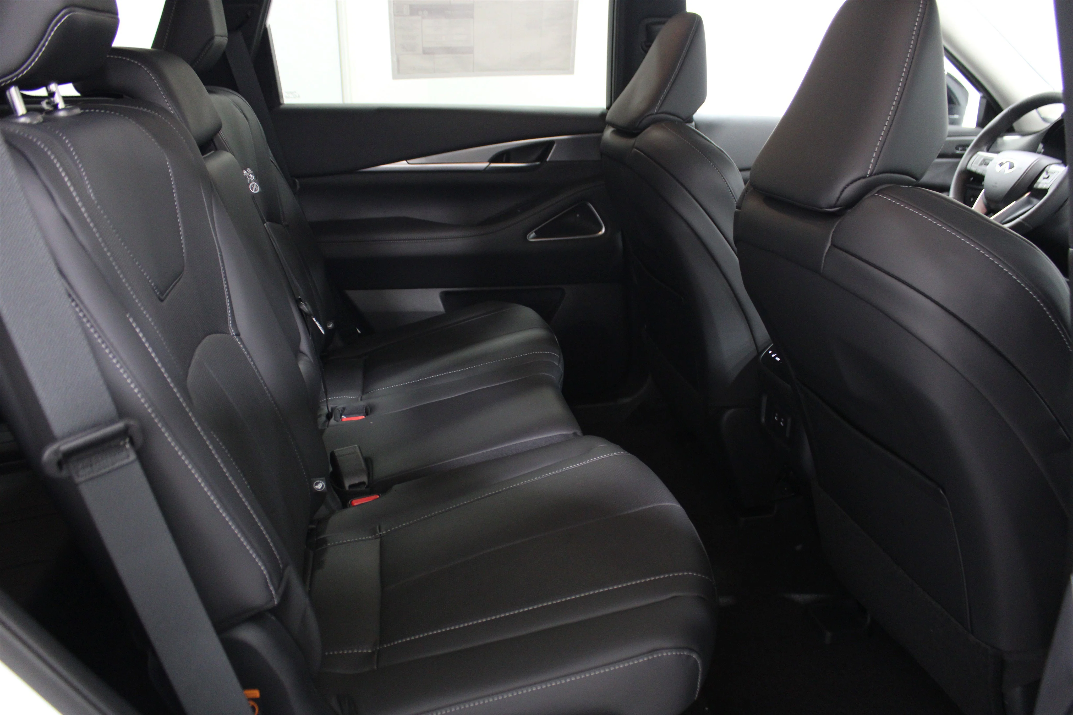 2027 INFINITI QX60 LUXE - Photo 26