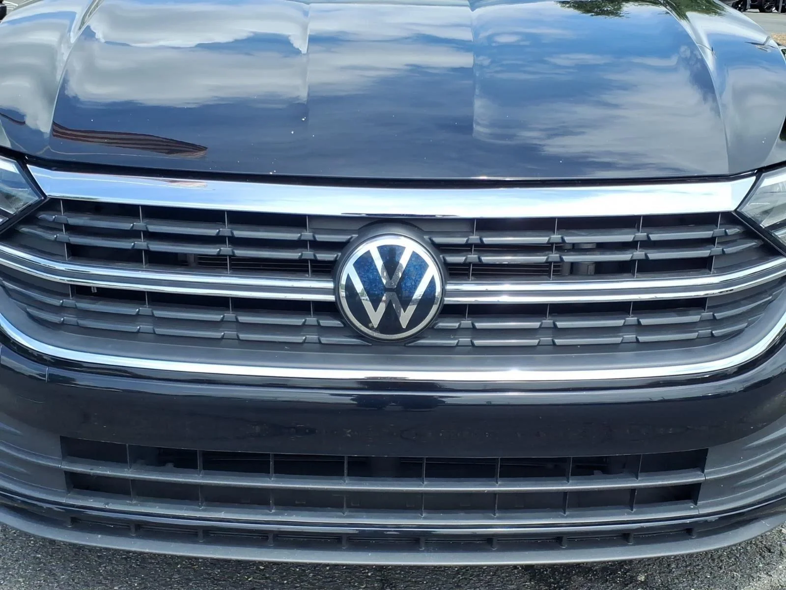 Used 2024  Volkswagen SE image 13