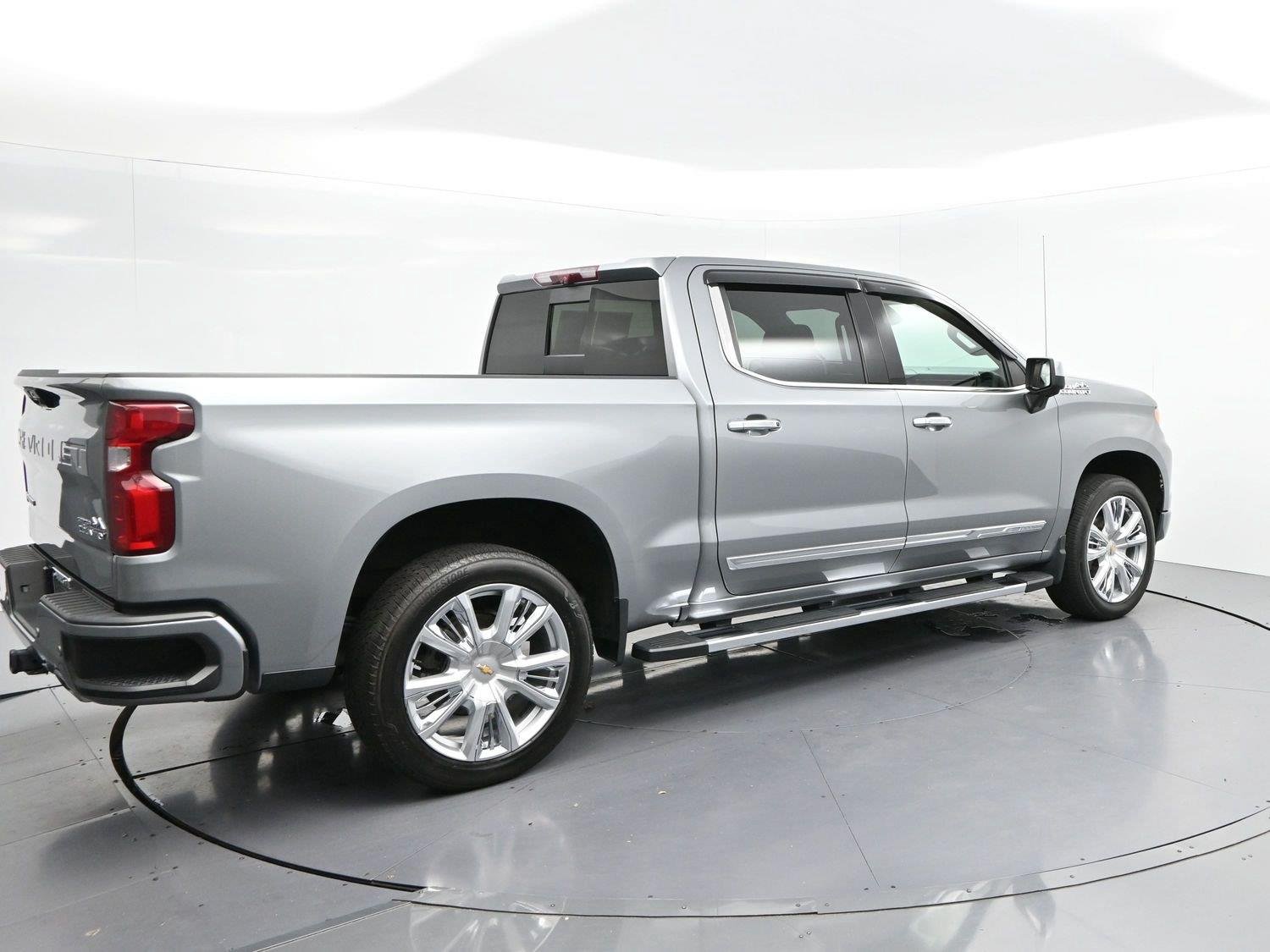 Used 2023 STERLING GRAY METALLIC Chevrolet High Country image 6