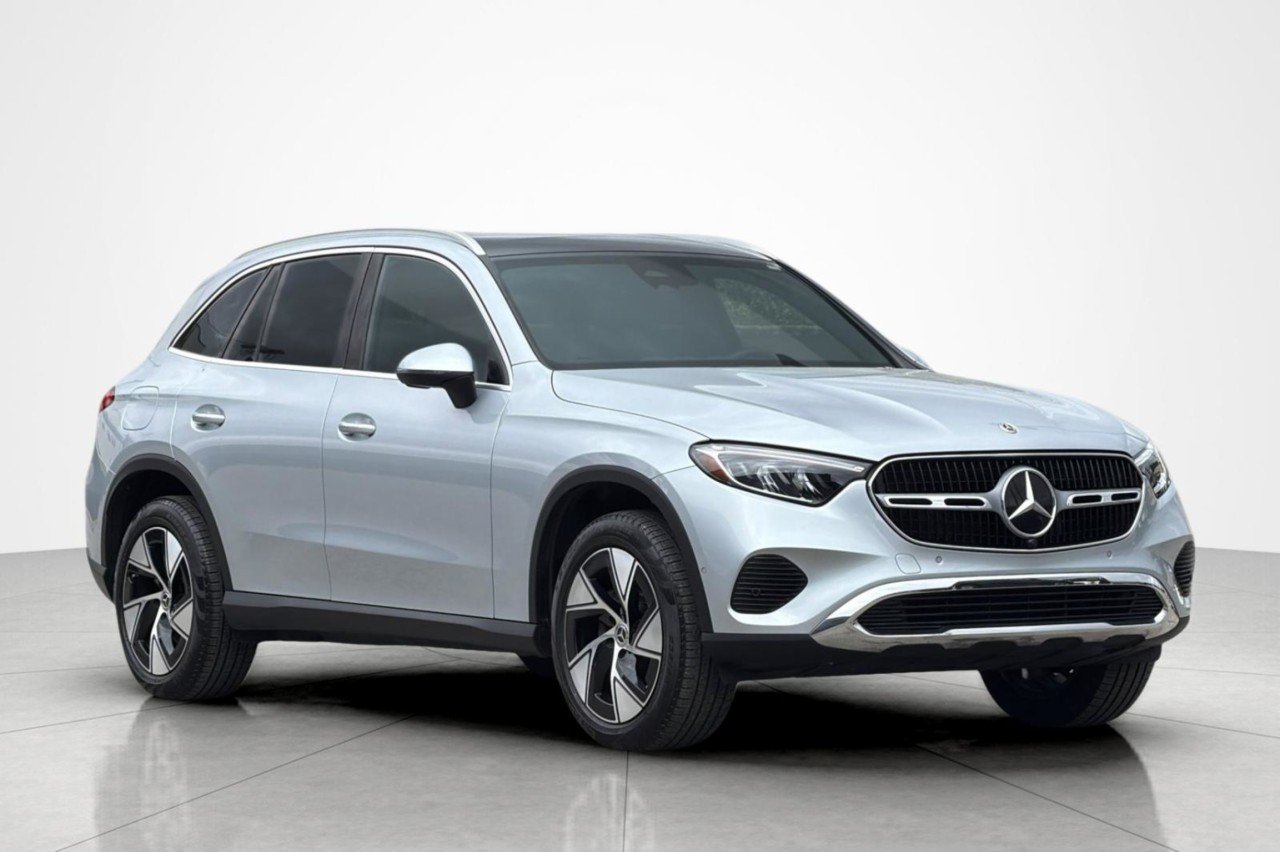 Used 2024 Cirrus Silver Metallic Mercedes-Benz GLC 300 image 7