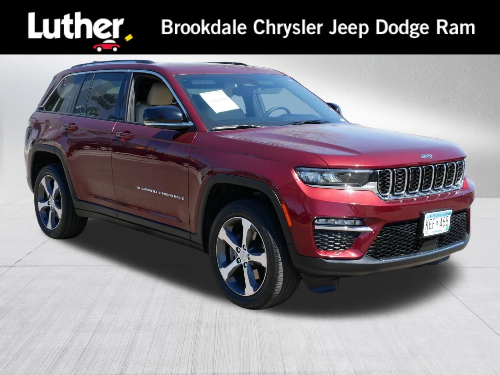 Used 2022 Velvet Red Pearlcoat Jeep  image 1