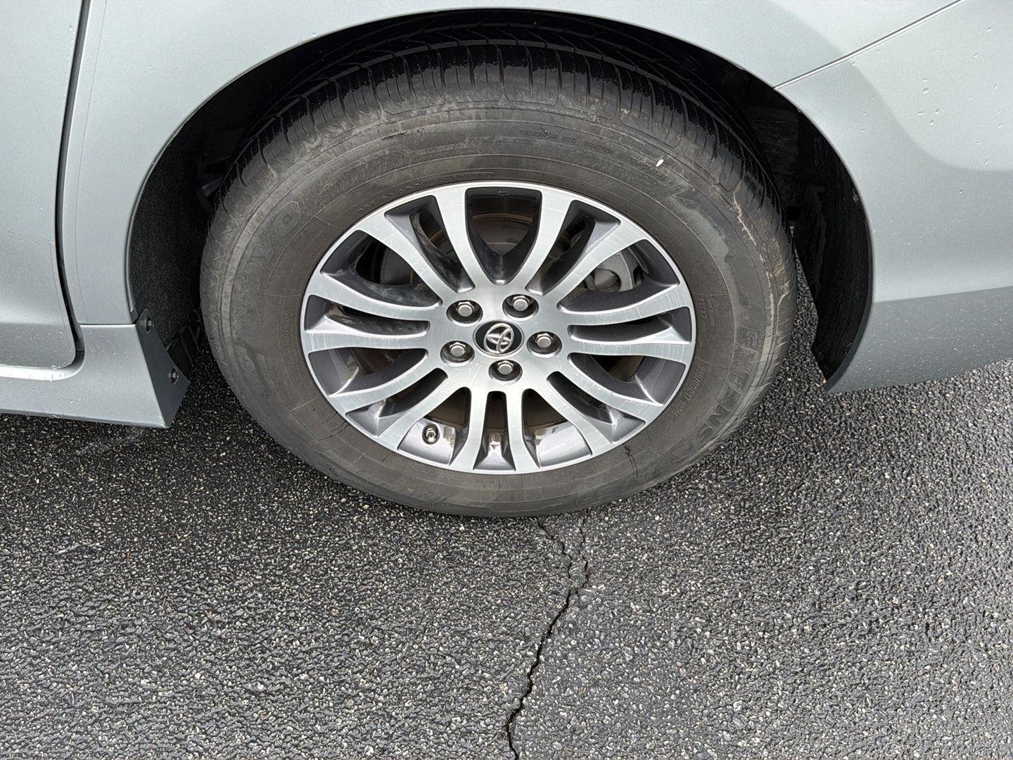Used 2019 Celestial Silver Metallic Toyota XLE Premium 8-Passenger image 36