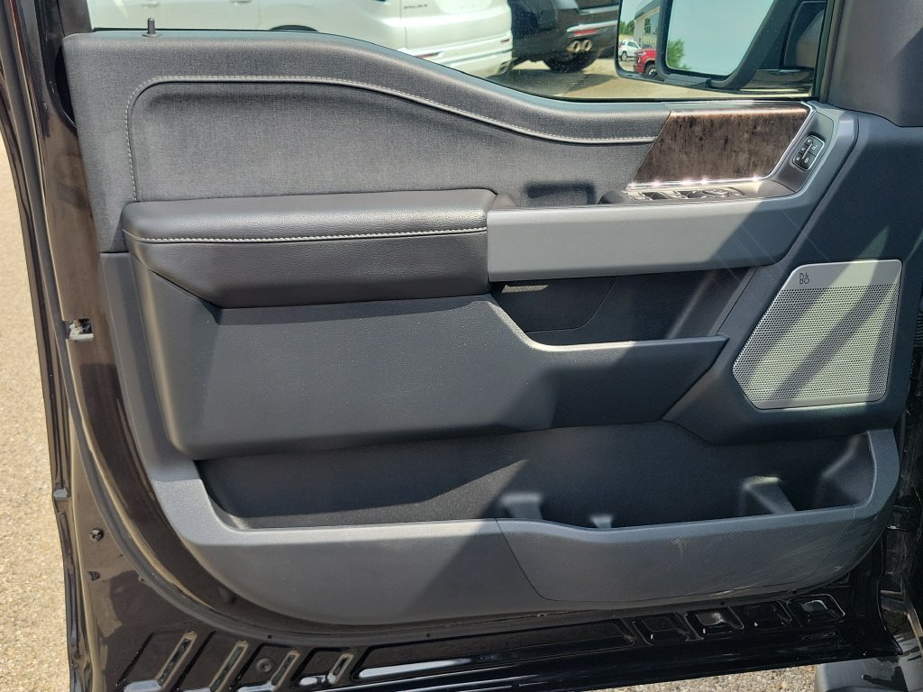 Used 2023 Black Ford LARIAT image 19