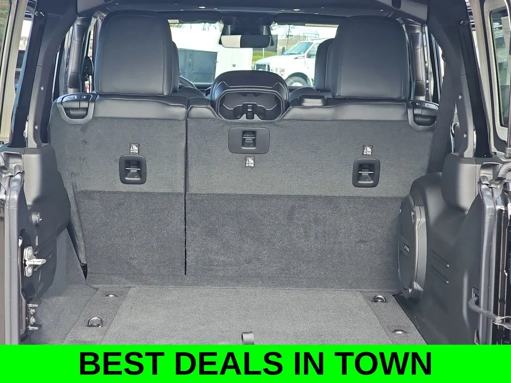 New 2026 Black Clearcoat Jeep Rubicon image 12