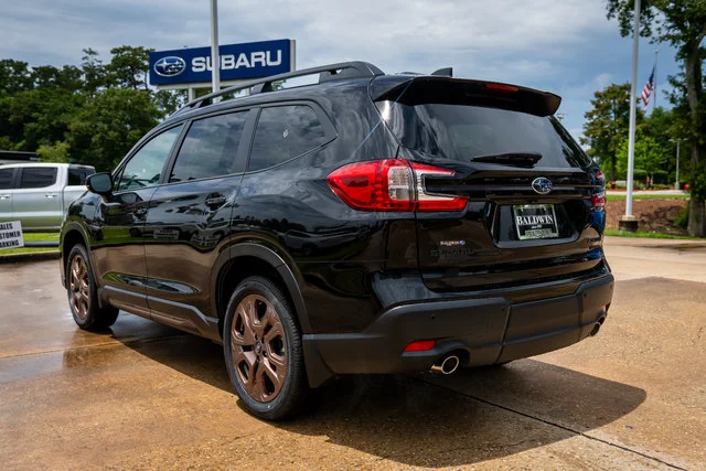 New 2026 Crystal Black Silica Subaru Limited Bronze Edition image 4
