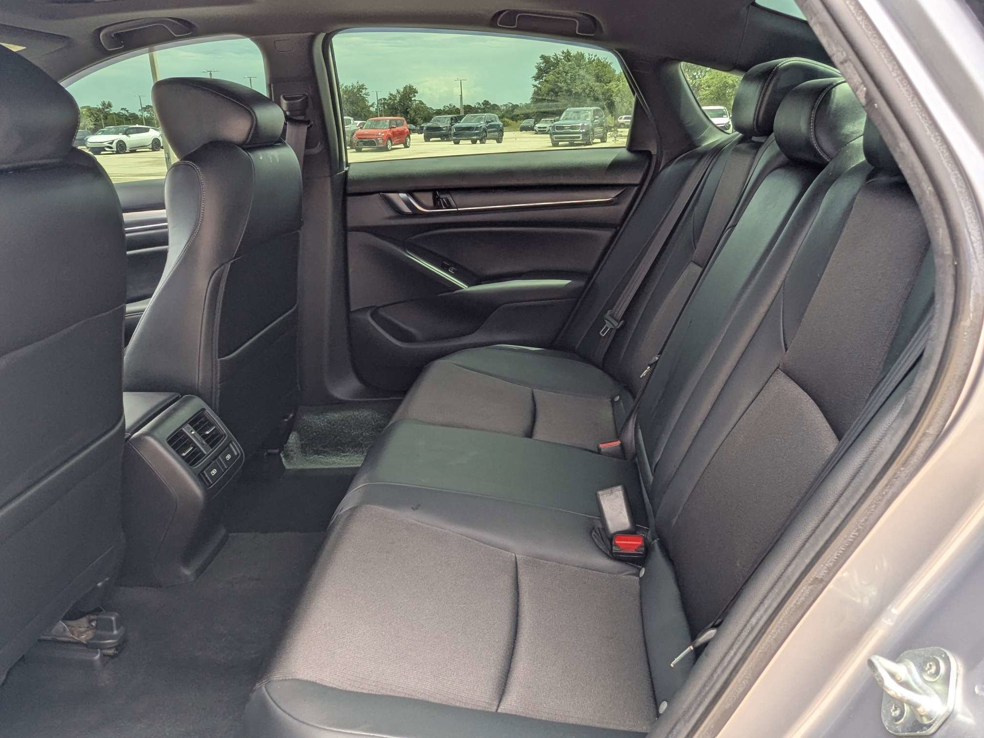 Used 2022 Lunar Silver Metallic Honda Sport image 14
