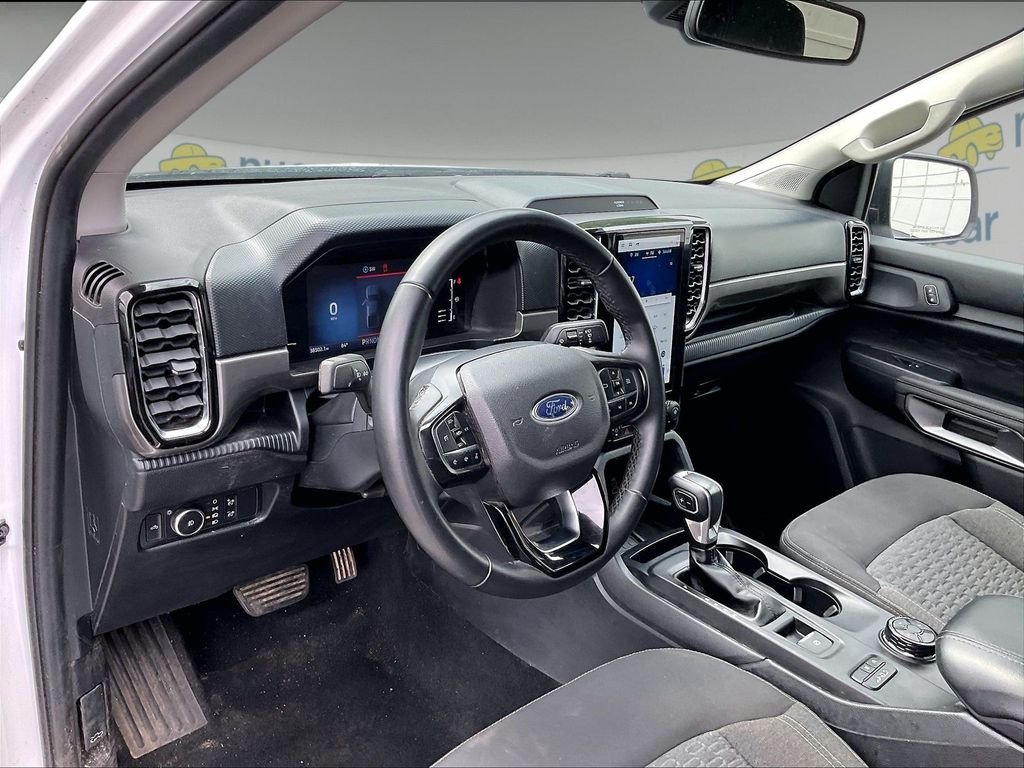 Used 2025 Oxford White Ford XLT image 8