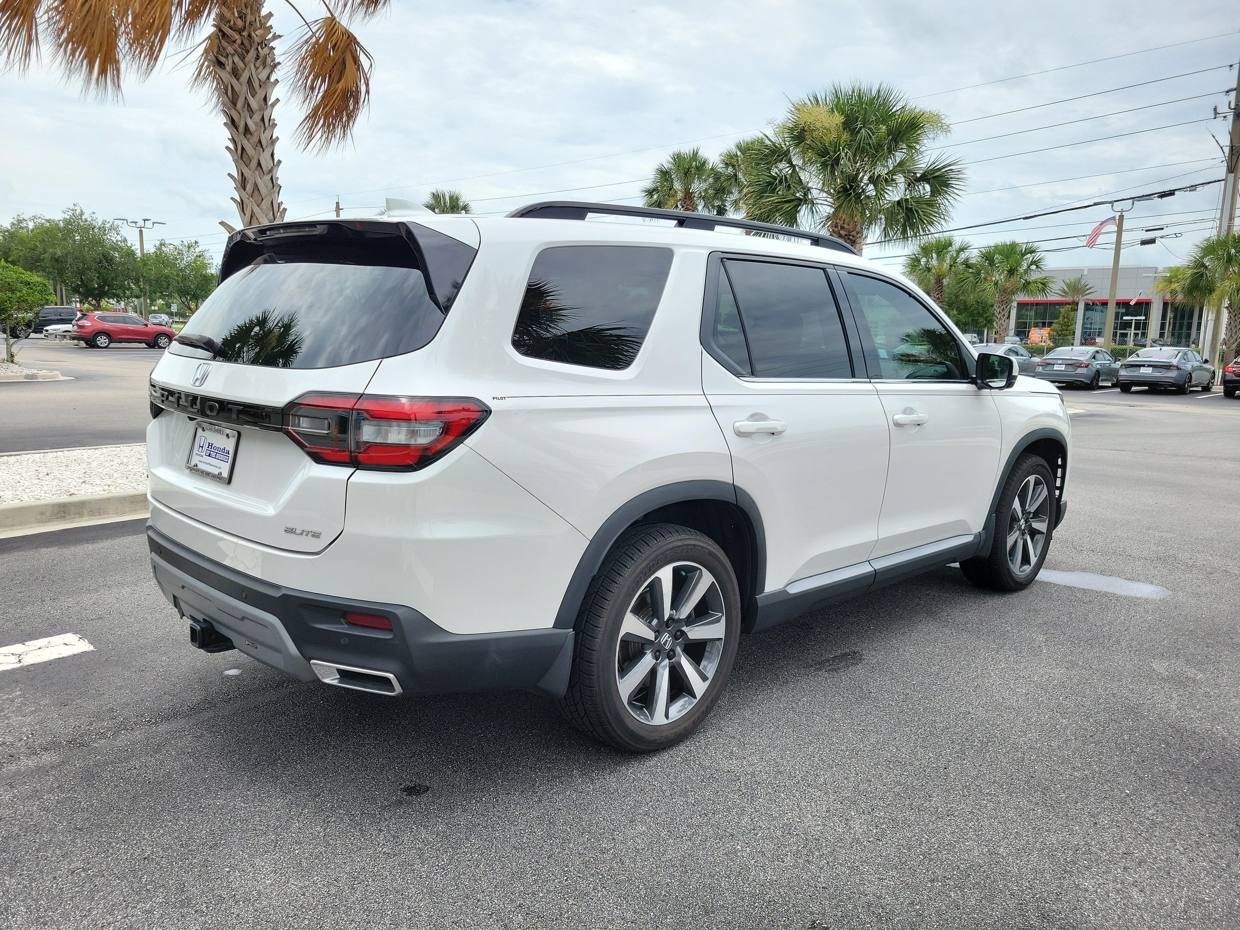 Certified Used 2023 Platinum White Pearl Honda AWD ELITE image 46