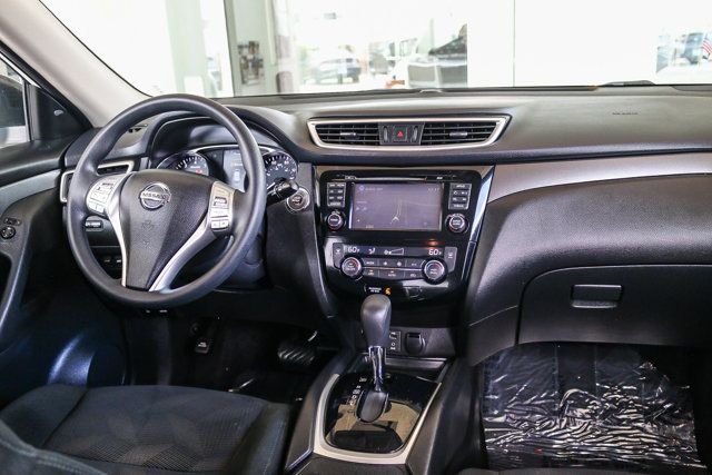 Used 2016 White Nissan SV image 12