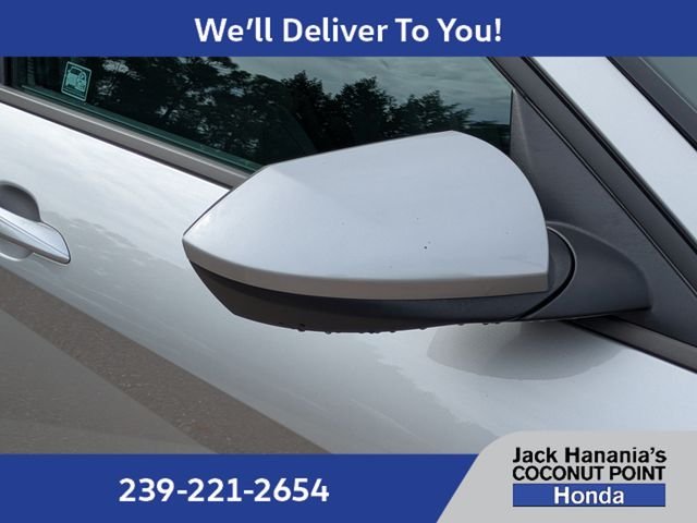 Used 2022 Silver Hyundai SE image 11
