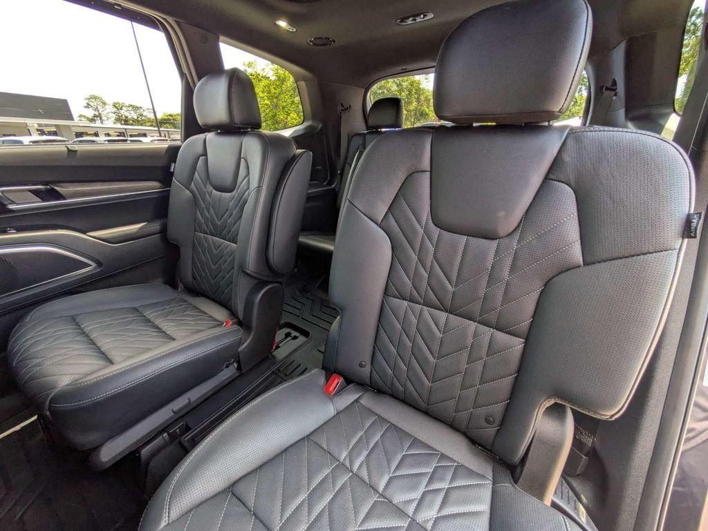 Used 2025 Gray Kia SX X-Line image 16