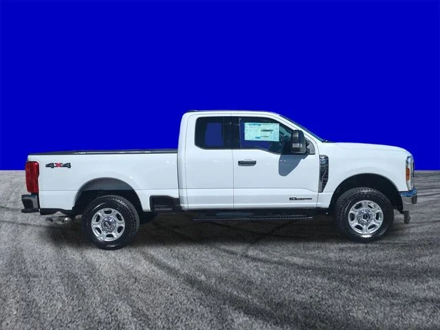 New 2026 Oxford White Ford F-250® XLT image 3