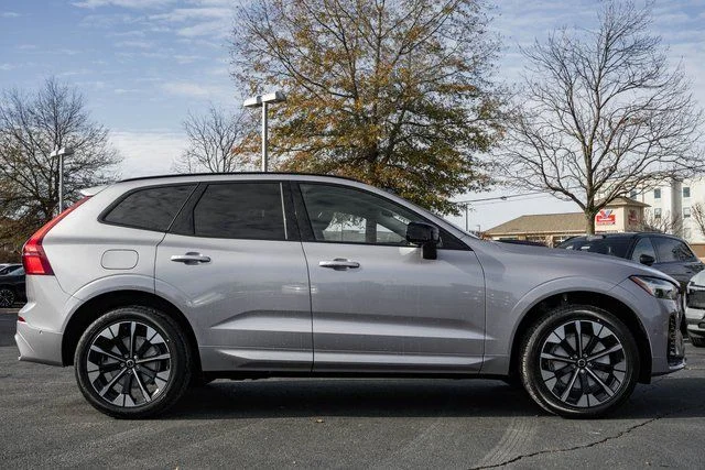 New 2026 Aurora Silver Volvo Plus image 3