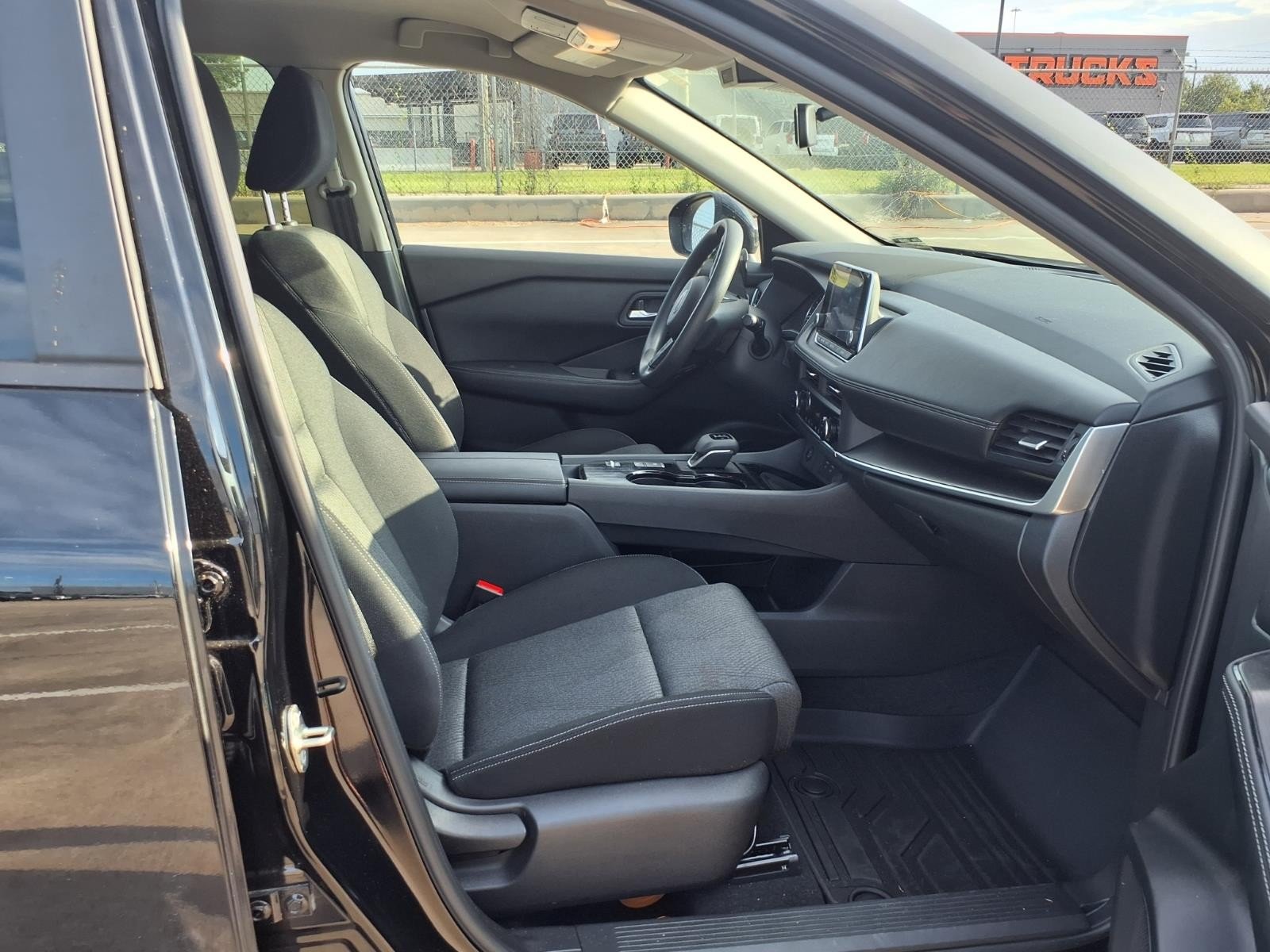 2024 Nissan Rogue photo 12 of 25