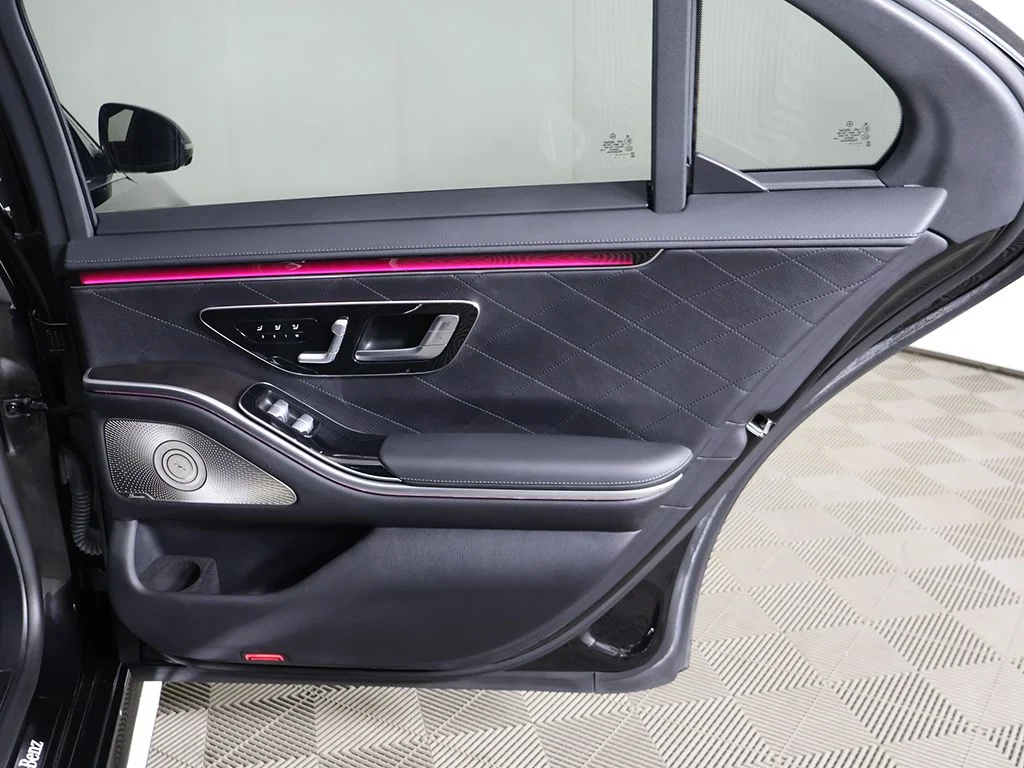 Used 2021 Black Mercedes-Benz S 580 image 30