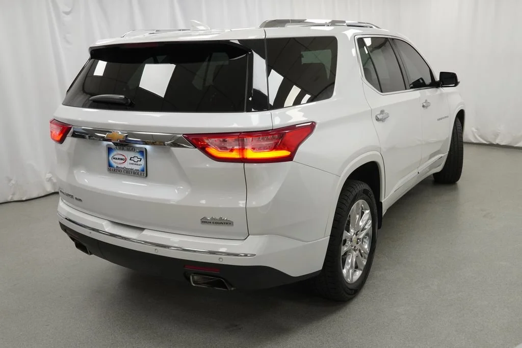 Used 2019 IRIDESCENT PEARL TRICOAT Chevrolet High Country image 2