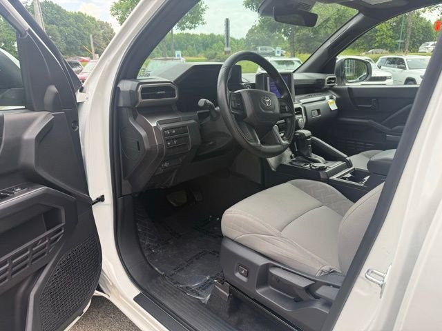 2025 Toyota Tacoma SR5 - Photo 11