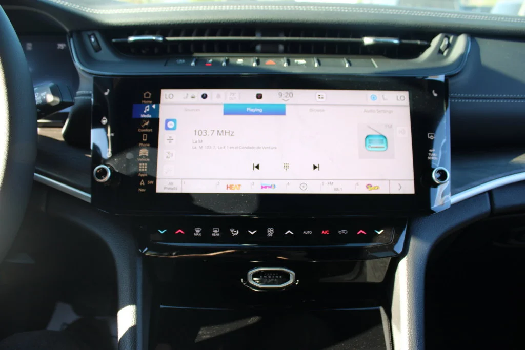 New 2027 High-Gloss Black Paint Jeep Limited image 23