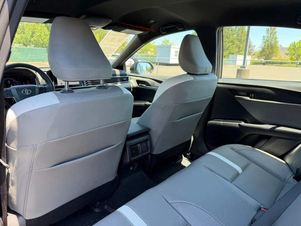 Used 2025 Underground Toyota SE image 31
