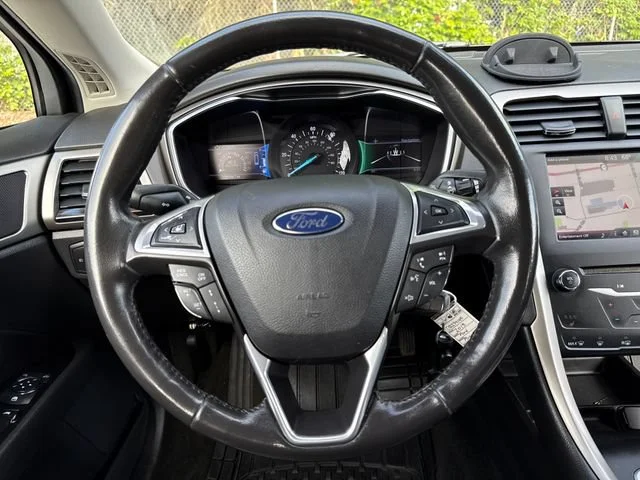 Used 2013 White Platinum Clearcoat Metallic Ford SE Hybrid image 19