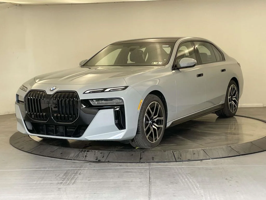2026 BMW 7 Series 740i xDrive Sedan's photo