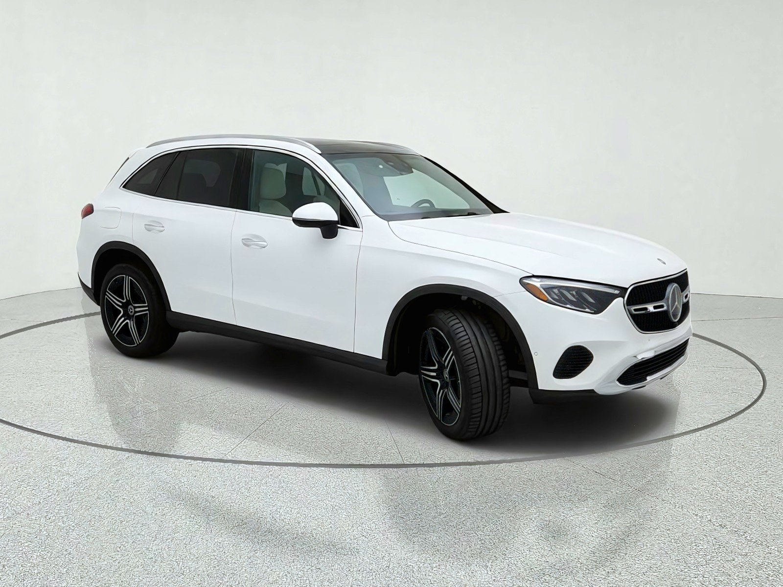 Certified Used 2026 Polar White Mercedes-Benz GLC 300 image 5