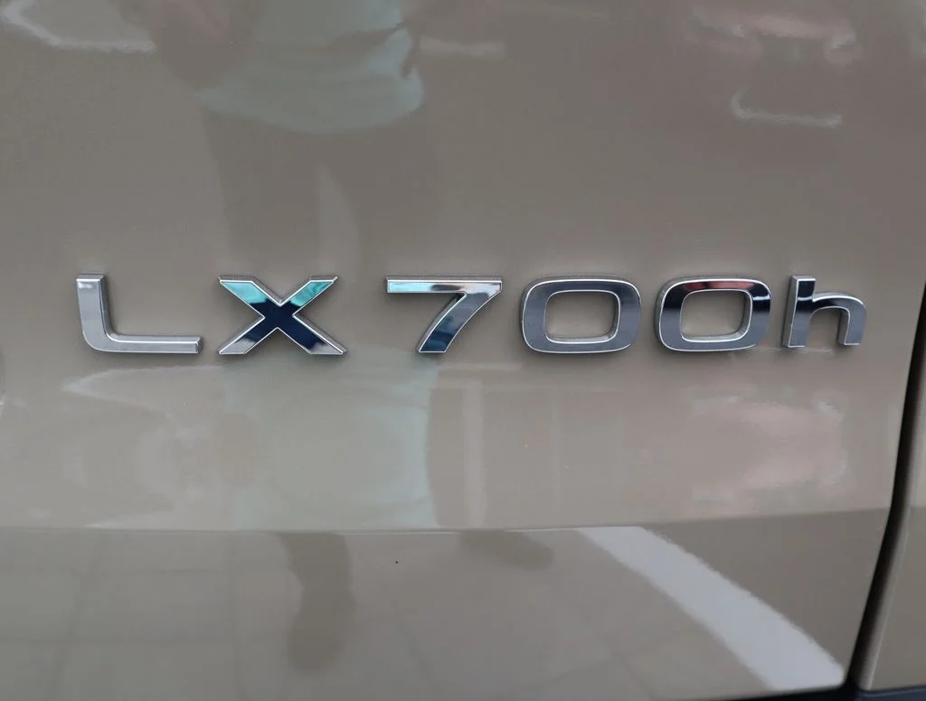 Used 2026  Lexus 700h Overtrail image 20