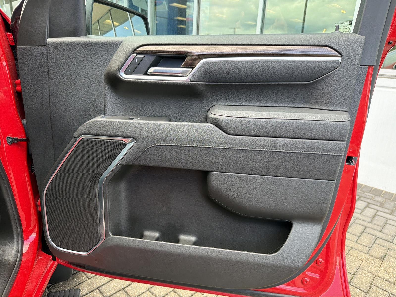 2025 Chevrolet Silverado 1500 LT - Photo 32