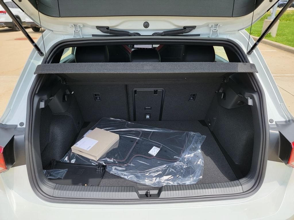 2025 Volkswagen Golf GTI SE - Photo 17