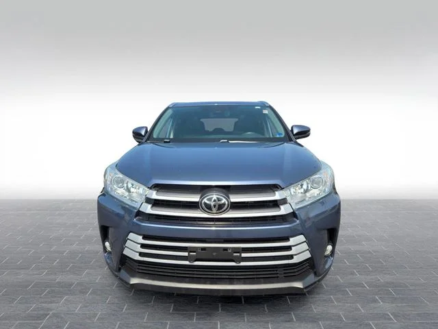 Used 2019 Blue Toyota XLE image 2