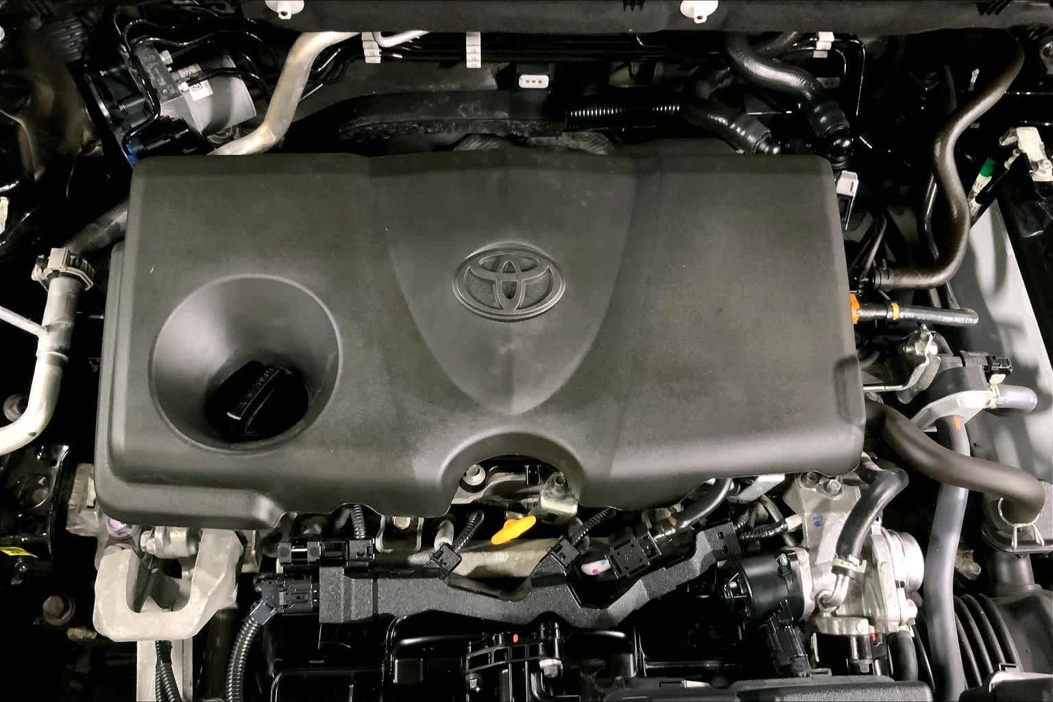 Used 2025 Midnight Black Metallic Toyota XLE image 33